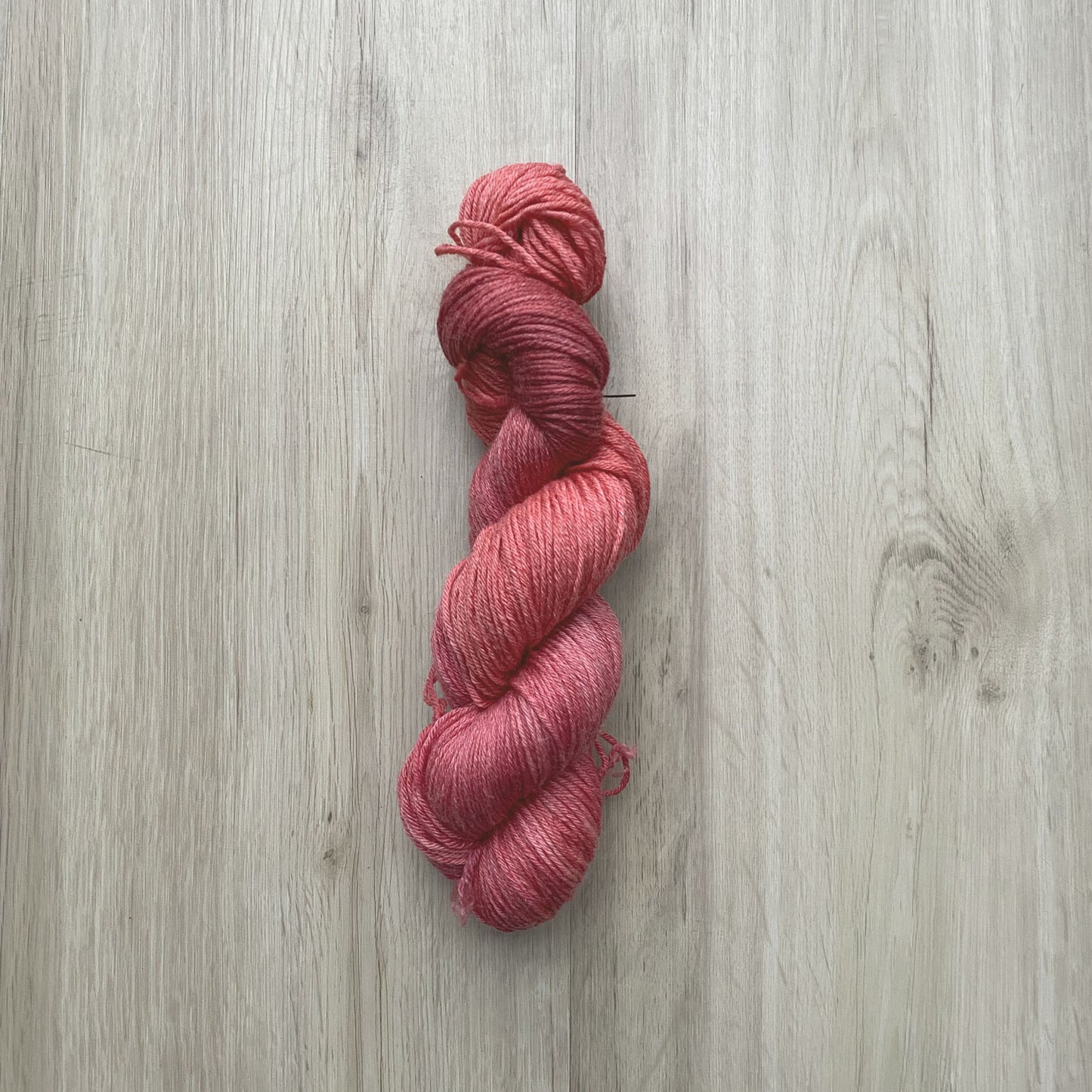 Bambus Sockenwolle 4fädig - ❤️ Rot / Dunkelrot – das Herz im Garn