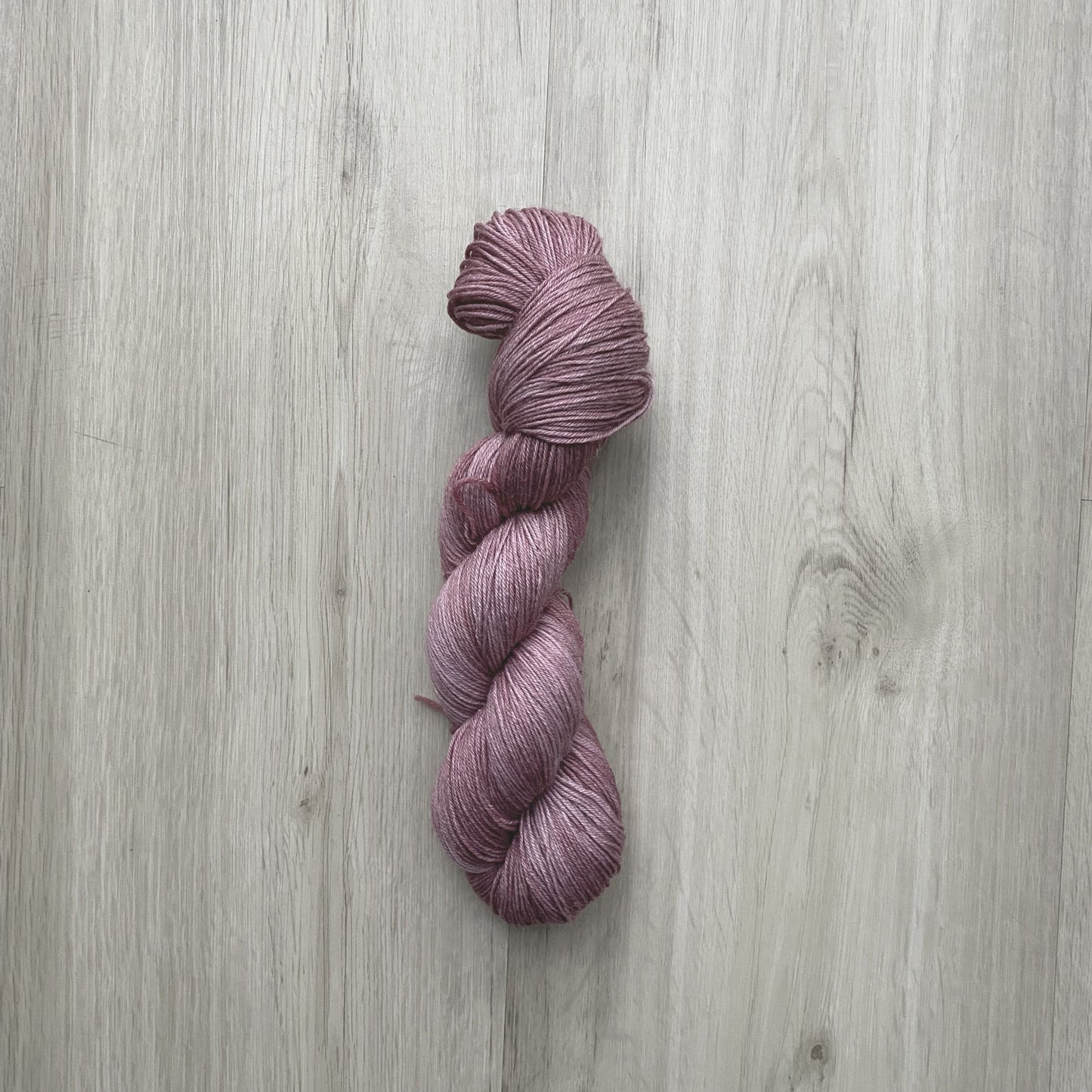 Bambus Sockenwolle 4fädig - 💜 Flieder – leise Magie in vielen Tönen