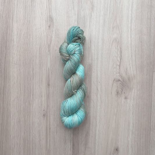 Bambus Sockenwolle 4fädig - 🩵 Hellblau / Türkis / Olive – die Farben des Fernwehs