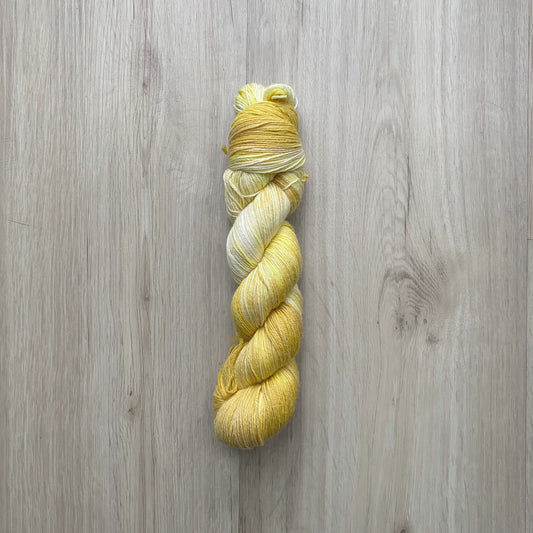 Bambus Sockenwolle 4fädig - 💛 Curry, warm wie Sonnenschein auf Holz