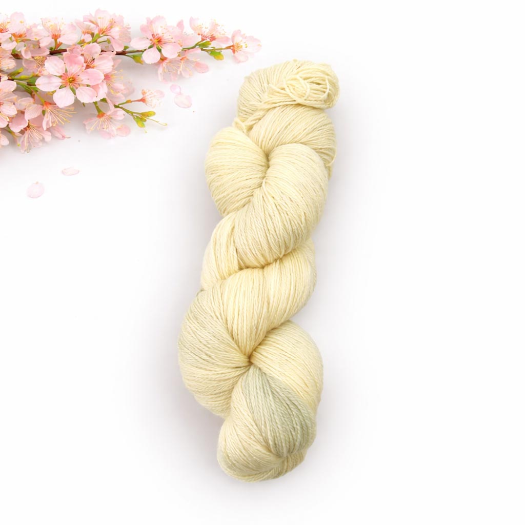 Bambus Sockenwolle 4fädig - 🌼 Brennnessel – das Licht im Blatt