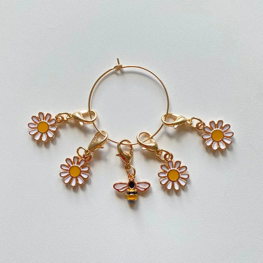 Maschenmarkierer Biene und Blumen